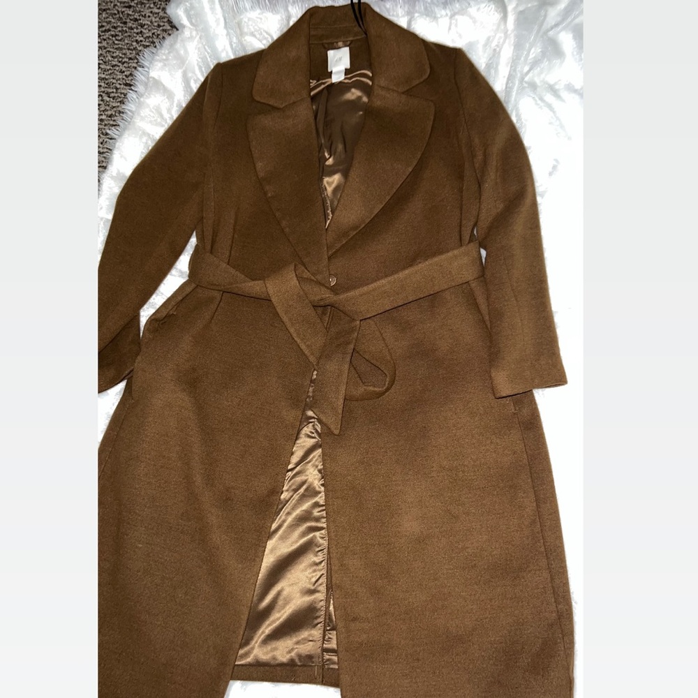 Gorgeous Brown belted coat from H&M. Amazing condition hardly worn.